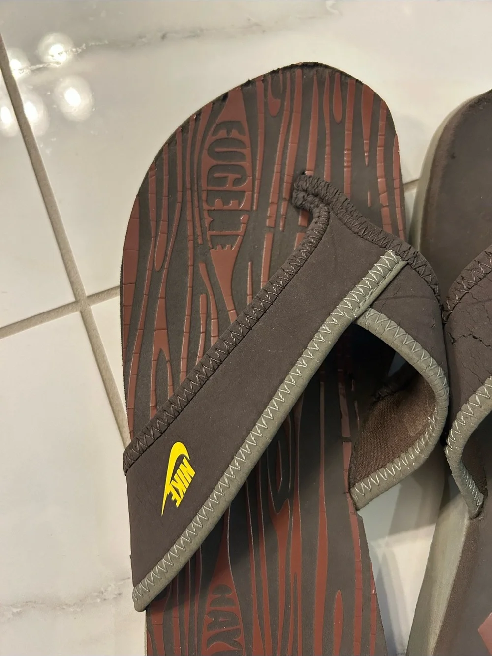 As-is Vintage Nike Celso Oregon Ducks Eugene 08 Flip Flops Rare Men’s Size 8